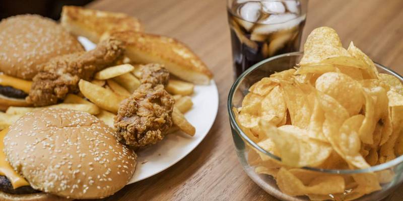 Ilustrasi Pantangan Makanan untuk Penderita Batu Empedu