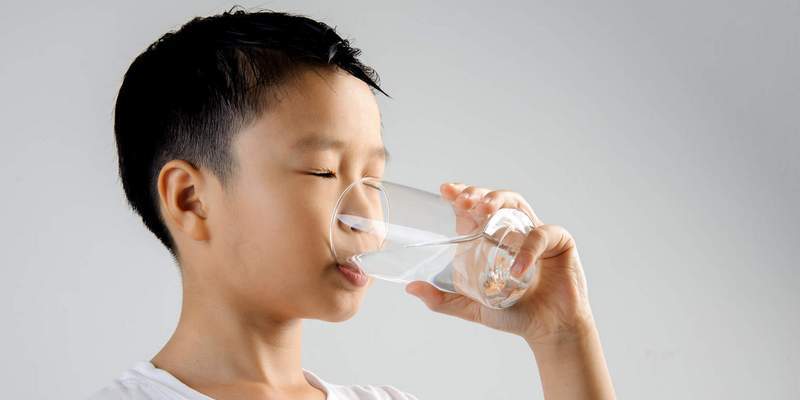 mencegah dehidrasi akibat infeksi saluran pencernaan