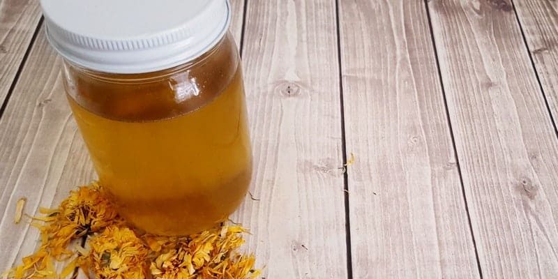 menyimpan ramuan herbal