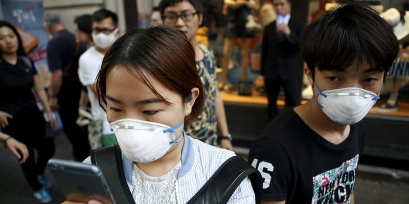 Ilustrasi Masker Respirator untuk Anti Polusi