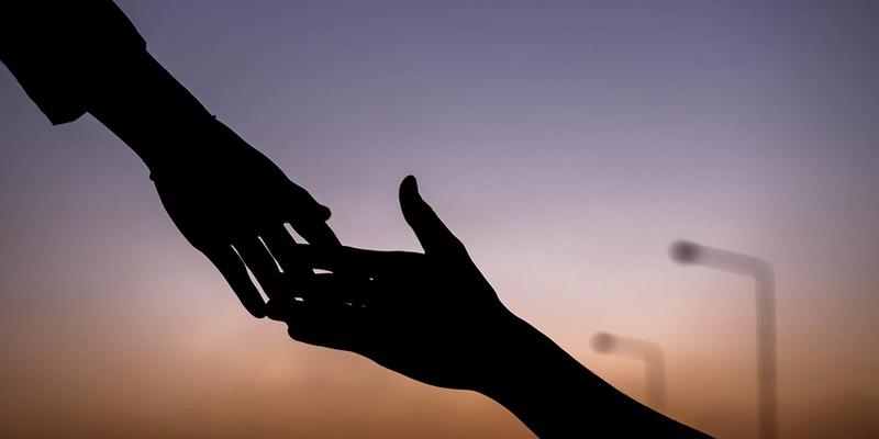 Ilustrasi Membantu Orang dengan Gangguan Jiwa