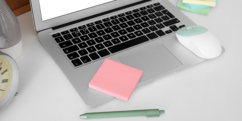 Ilustrasi Cara Berhenti Memegang Wajah