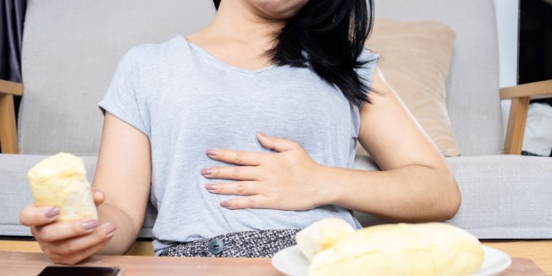 Ilustrasi Heartburn Penyebab Nyeri Ulu Hati