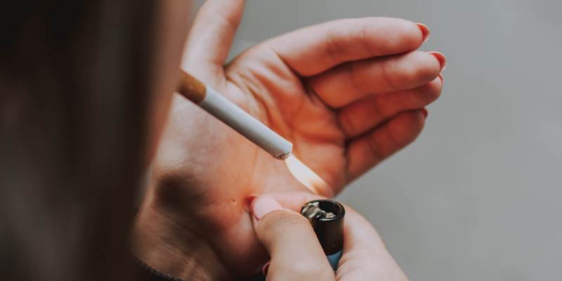 Ilustrasi Merokok Penyebab Kanker Payudara