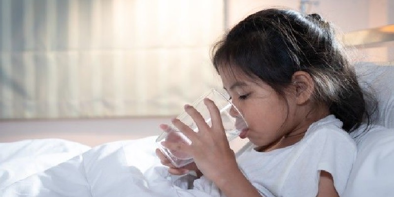 minum banyak untuk atasi demam berdarah