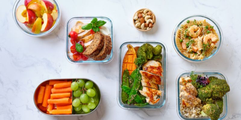 Ilustrasi Kenapa Makan Sedikit Tapi Sering Lebih Baik