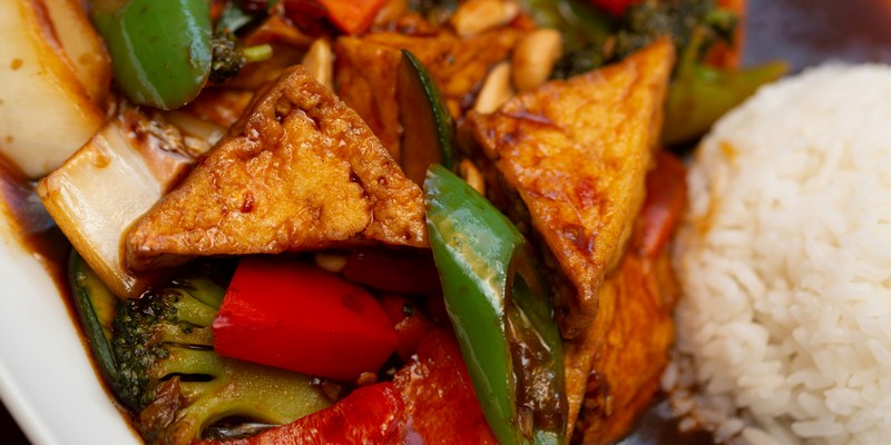 Ilustrasi Cara Mengatasi Terlalu Banyak Makan Daging