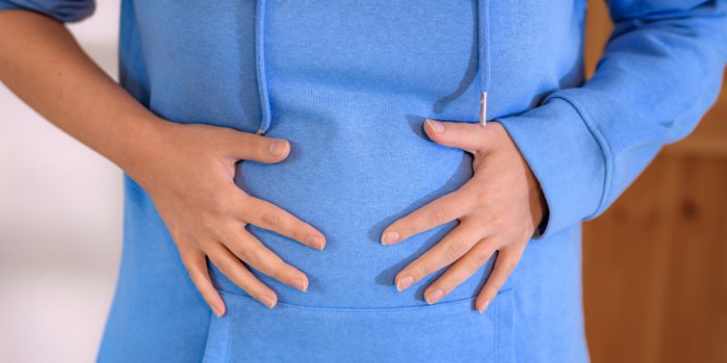 Ilustrasi Cara Mengatasi Perut Begah Setelah Makan